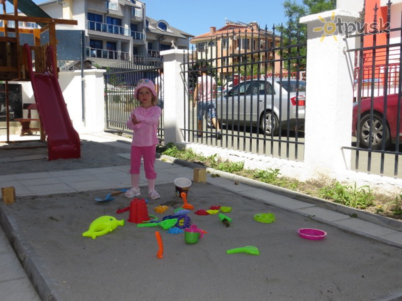 Фото отеля Pinkovi Guest House 2* Несебр Болгария для детей