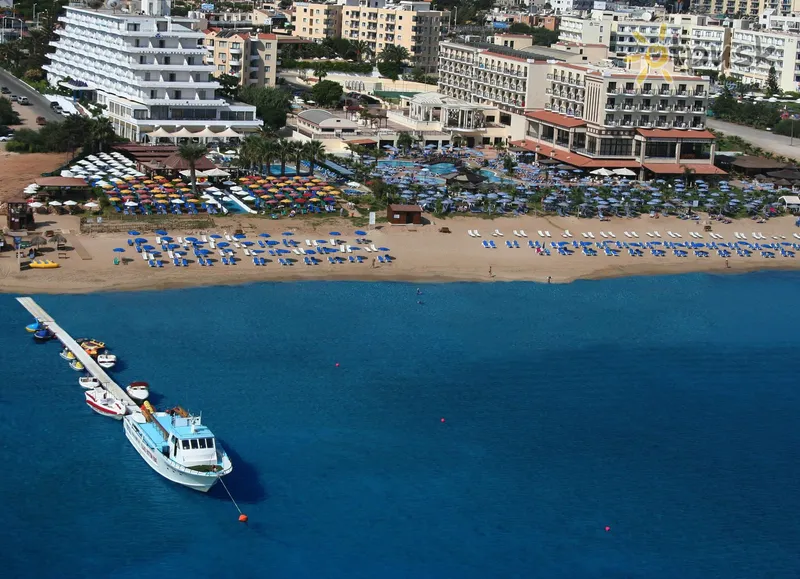 Фото отеля Iliada Beach Hotel 4* Protaras Kipra pludmale