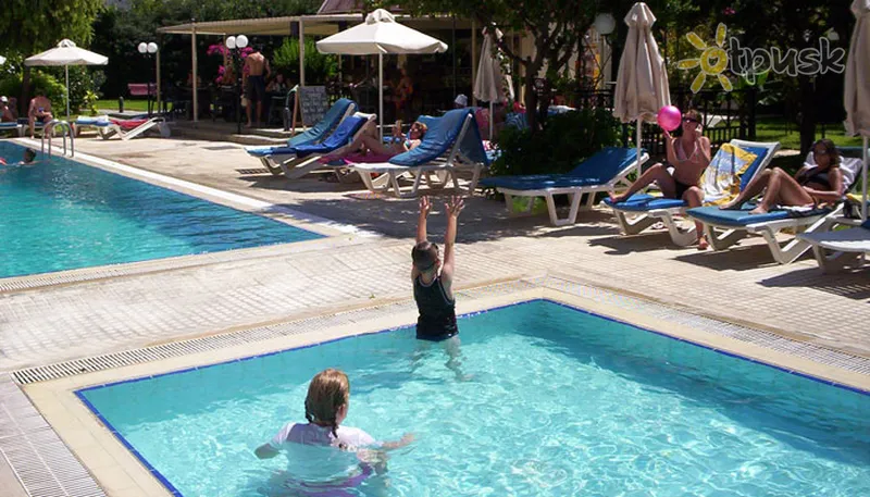 Фото отеля Jasmine Hotel Apts 3* Limasolis Kipras išorė ir baseinai