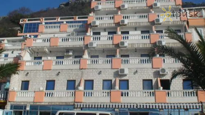 Фото отеля Kuc Hotel 3* Рафаїловичі Чорногорія екстер'єр та басейни