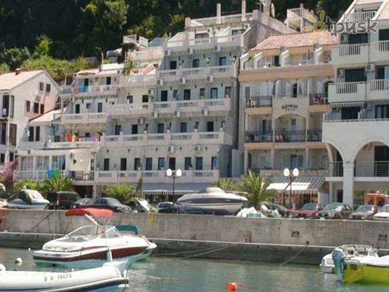 Фото отеля Kuc Hotel 3* Rafailovičius Juodkalnija išorė ir baseinai