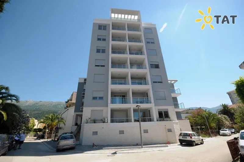 Фото отеля Kornic New Apartment 4* Будва Чорногорія екстер'єр та басейни