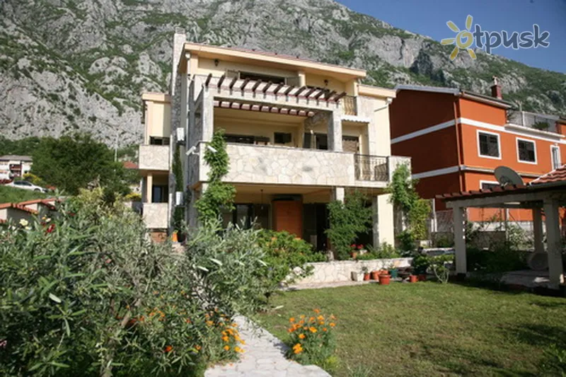 Фото отеля Apartment Ana 3* Kotoras Juodkalnija išorė ir baseinai