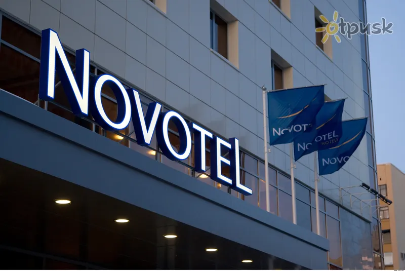 Фото отеля Novotel Ekaterinburg Center 4* Єкатеринбург росія екстер'єр та басейни