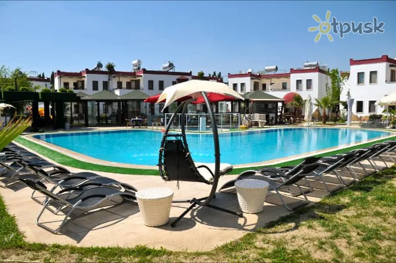 Фото отеля Club Cherry Hotel & Family Suites 3* Бодрум Туреччина екстер'єр та басейни
