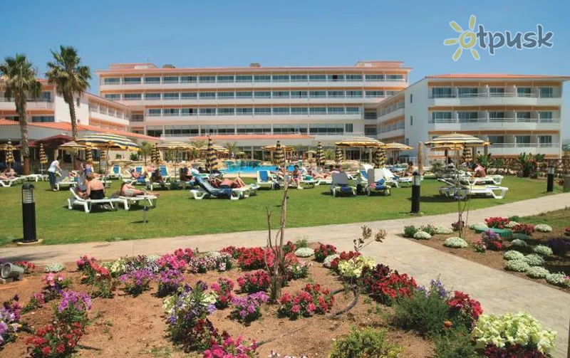 Фото отеля Riu Cypria Resort 4* Patosas Kipras išorė ir baseinai