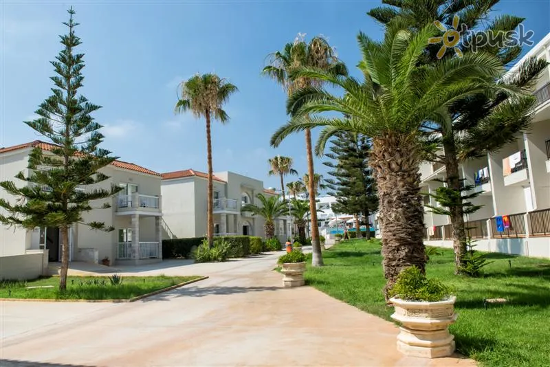 Фото отеля New Famagusta Hotel 3* Ayia Napa Kipras išorė ir baseinai