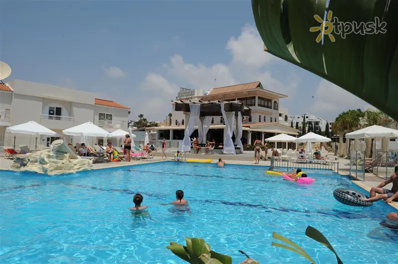 Фото отеля New Famagusta Hotel 3* Айя Напа Кипр экстерьер и бассейны