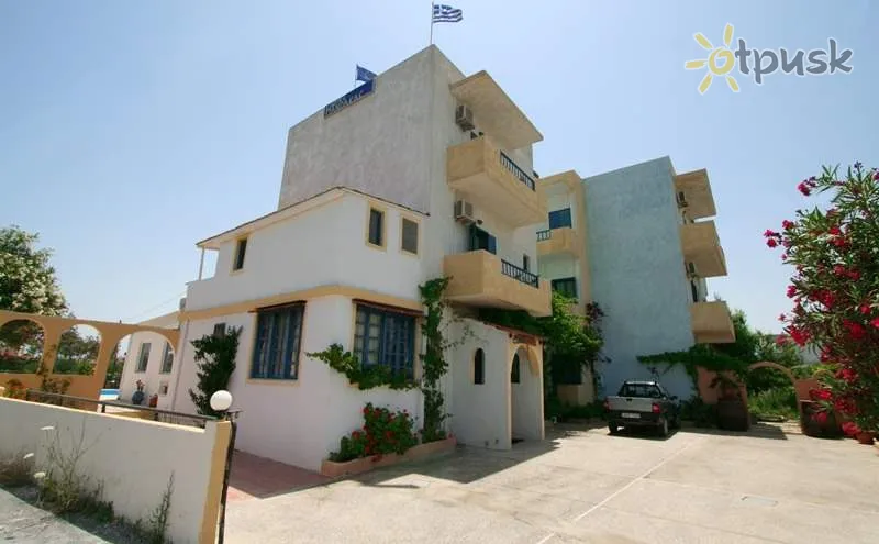 Фото отеля Handakas Hotel 2* о. Крит – Ираклион Греция экстерьер и бассейны