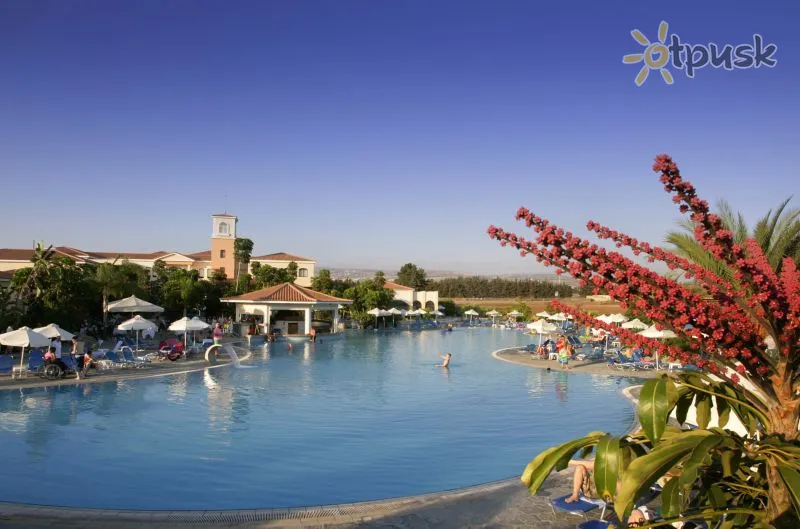 Фото отеля Avanti Holiday Village 4* Patosas Kipras išorė ir baseinai
