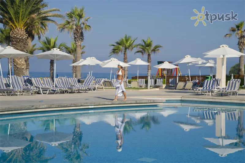 Фото отеля Louis Ledra Beach Hotel 4* Пафос Кіпр екстер'єр та басейни
