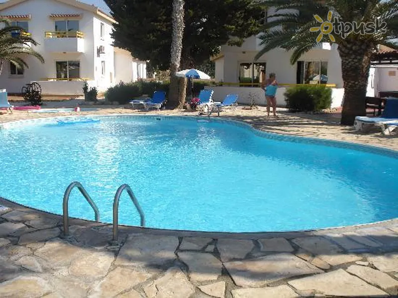Фото отеля Bellini Hotel and Bungalows 2* Айя Напа Кипр экстерьер и бассейны