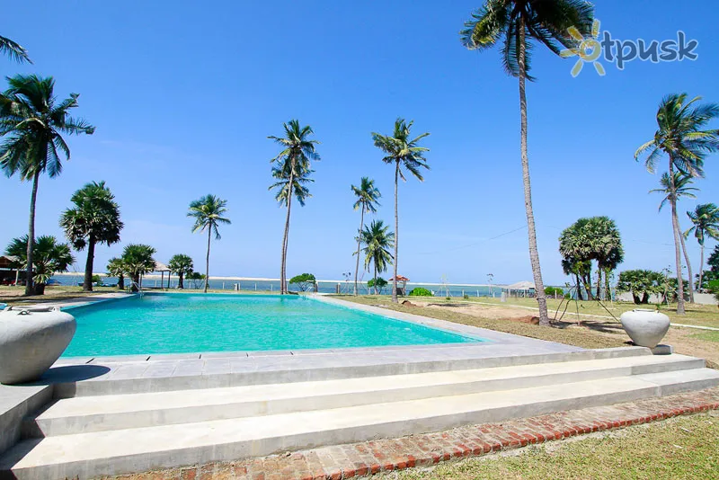 Фото отеля Divyaa Lagoon Resort 4* Kalpitija Šrilanka ārpuse un baseini