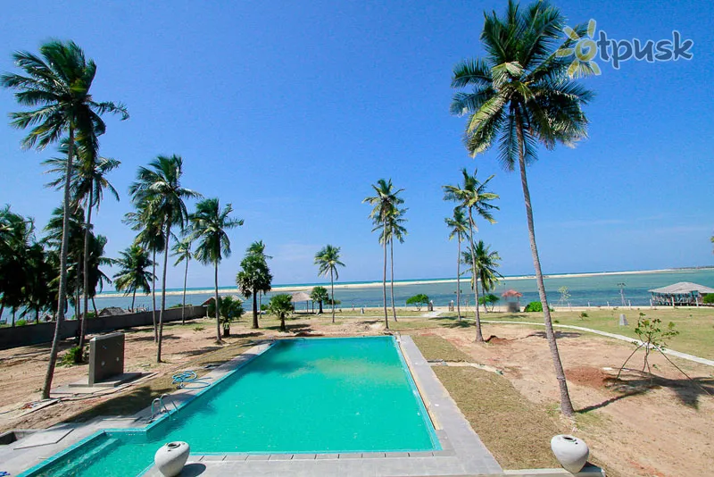Фото отеля Divyaa Lagoon Resort 4* Kalpitija Šri Lanka išorė ir baseinai