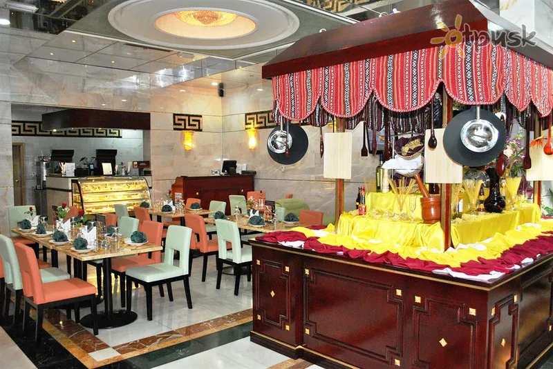 Фото отеля Comfort Inn Hotel Apartments 4* Дубай ОАЕ бари та ресторани