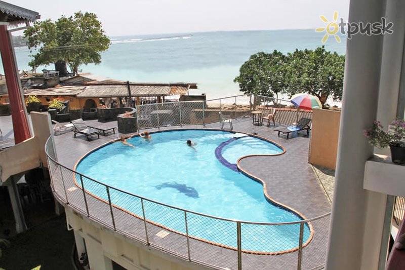 Фото отеля Neptune Bay Hotel 3* Унаватуна Шри-Ланка экстерьер и бассейны