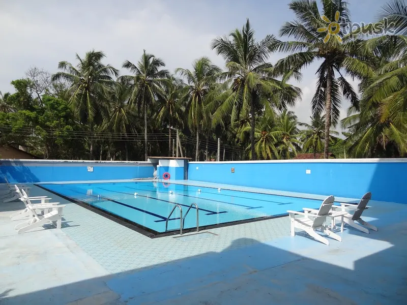 Фото отеля Honors Club Hotel 2* Negombo Šri Lanka išorė ir baseinai