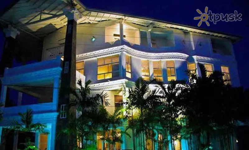 Фото отеля The Kings Bay Hotel 2* Негомбо Шри-Ланка экстерьер и бассейны