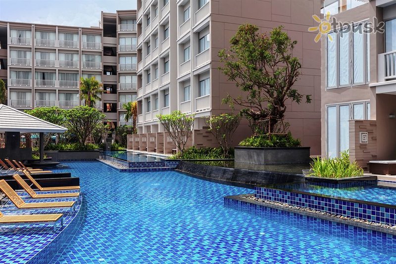 Фото отеля Grand Mercure Phuket Patong 5* о. Пхукет Таиланд экстерьер и бассейны