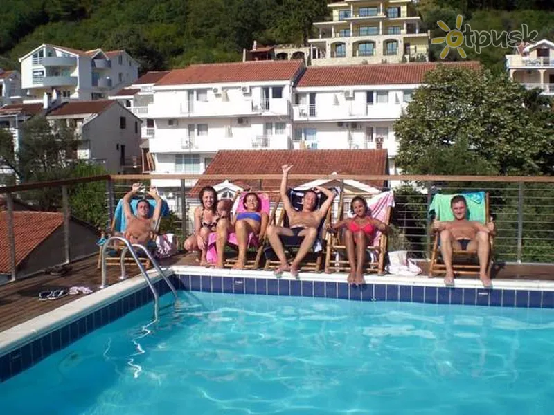 Фото отеля Regina Elena 3* Будва Чорногорія екстер'єр та басейни