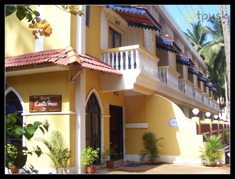 Фото отеля Castle House Calangute Goa 2* Северный Гоа Индия экстерьер и бассейны