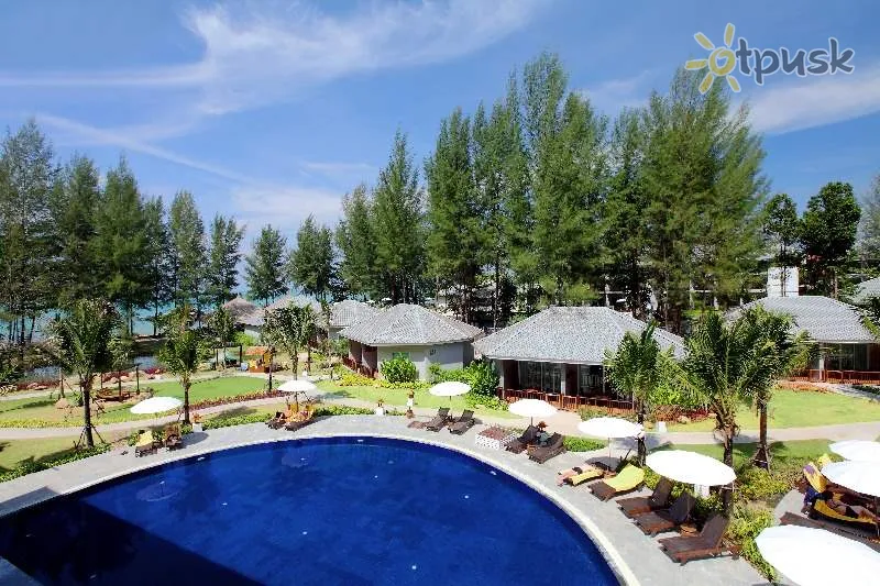 Фото отеля Tui Blue Khao Lak Resort 4* Као Лак Таїланд екстер'єр та басейни