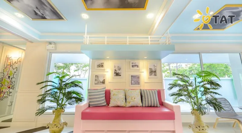 Фото отеля The Tint At Phuket Town 3* о. Пхукет Таїланд лобі та інтер'єр