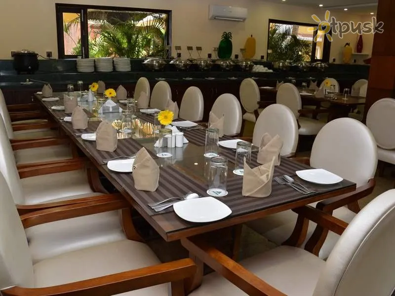 Фото отеля De Alturas Resorts 4* Šiaurės Goa Indija barai ir restoranai