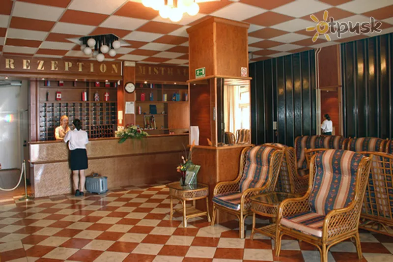 Фото отеля Mediteran 3* Цриквениця Хорватія лобі та інтер'єр