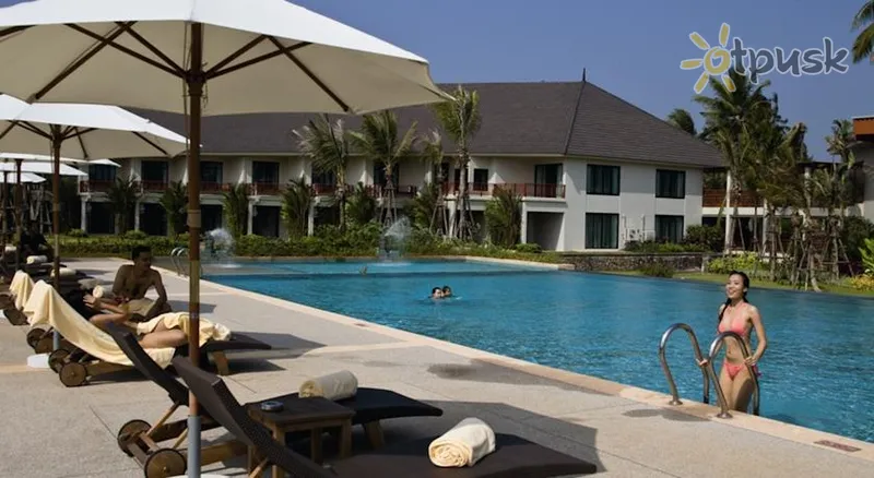 Фото отеля Novotel Chumphon Beach Resort & Golf 4* Ча-Ам & Хуа Хин Таиланд экстерьер и бассейны