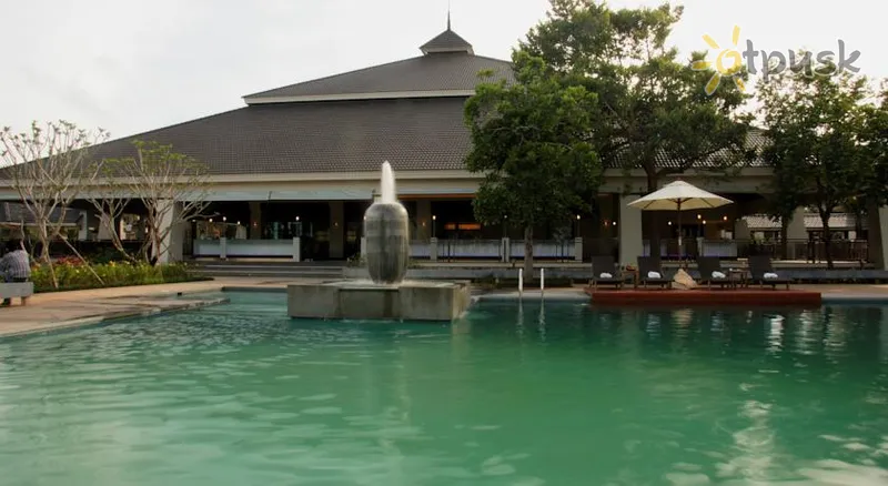Фото отеля Novotel Chumphon Beach Resort & Golf 4* Ча-Ам & Хуа Хін Таїланд екстер'єр та басейни