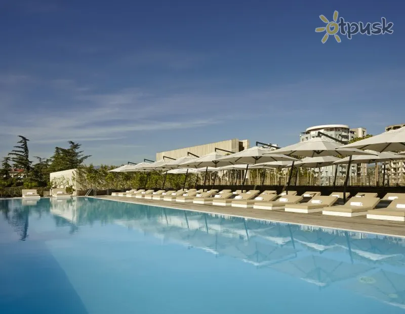 Фото отеля Holiday Inn 4* Тбілісі Грузія екстер'єр та басейни