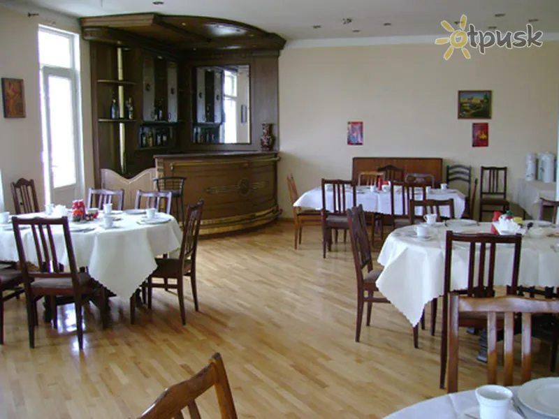 Фото отеля Kolkhi Hotel 3* Tbilisis Gruzija barai ir restoranai