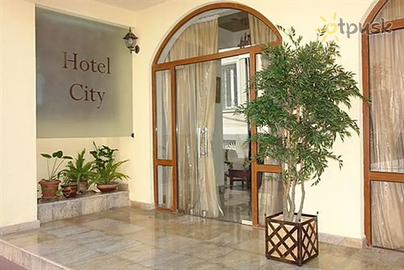 Фото отеля City Hotel 4* Tbilisis Gruzija išorė ir baseinai