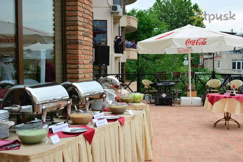 Фото отеля Betsys Hotel 4* Tbilisi Gruzija bāri un restorāni