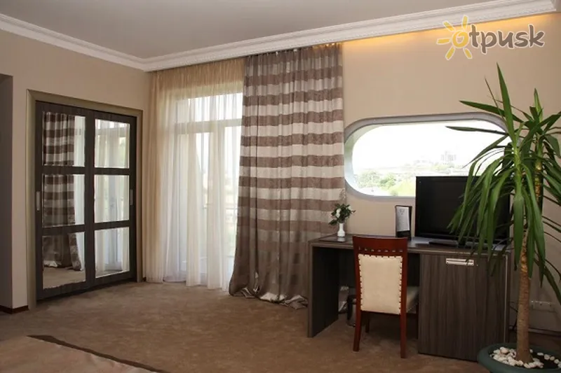 Фото отеля Cruise Hotel 3* Tbilisi Gruzija cipariem