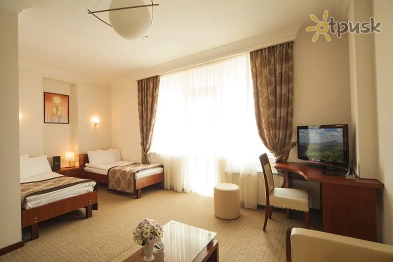 Фото отеля Cruise Hotel 3* Tbilisi Gruzija cipariem
