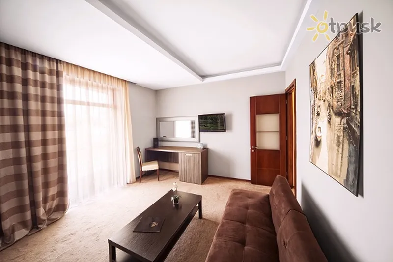 Фото отеля Cruise Hotel 3* Tbilisi Gruzija cipariem