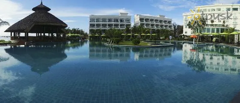 Фото отеля The Sailing Bay Beach Resort 4* Phan Thiet Vjetnama ārpuse un baseini