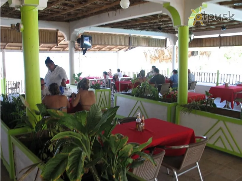 Фото отеля Fun Holiday Beach Resort 3* Negrilis Jamaika barai ir restoranai