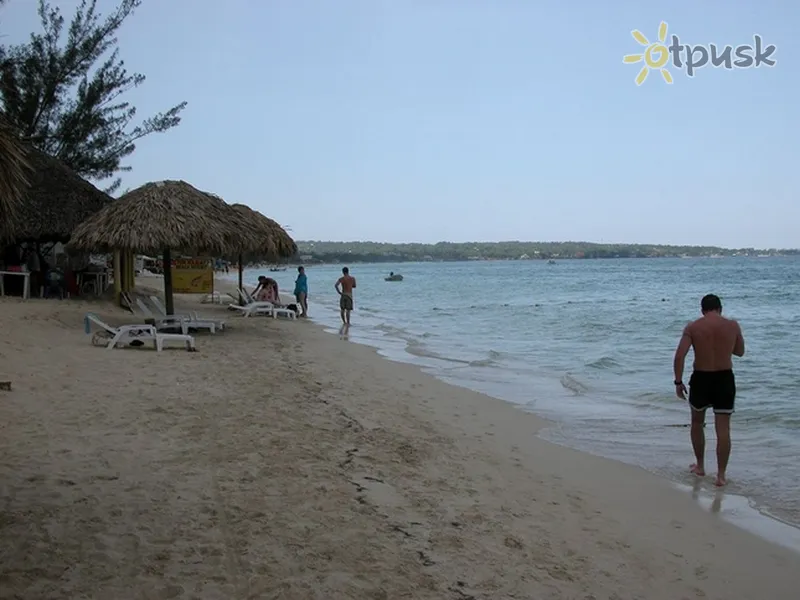 Фото отеля Fun Holiday Beach Resort 3* Negrilis Jamaika papludimys