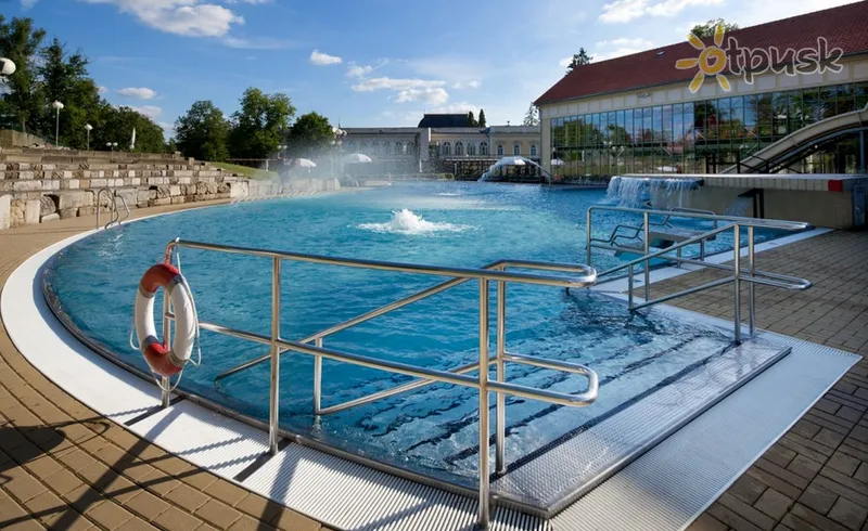 Фото отеля Aqua Forum 4* Франтишкове Лазне Чехия экстерьер и бассейны