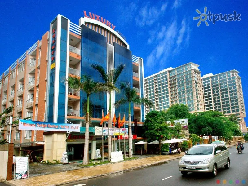 Фото отеля Luxury Nha Trang Hotel 3* Нячанг Вьетнам экстерьер и бассейны
