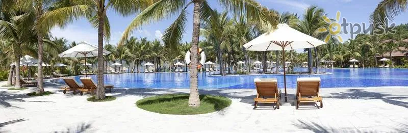 Фото отеля Vinpearl Luxury Nha Trang 5* Нячанг В'єтнам екстер'єр та басейни