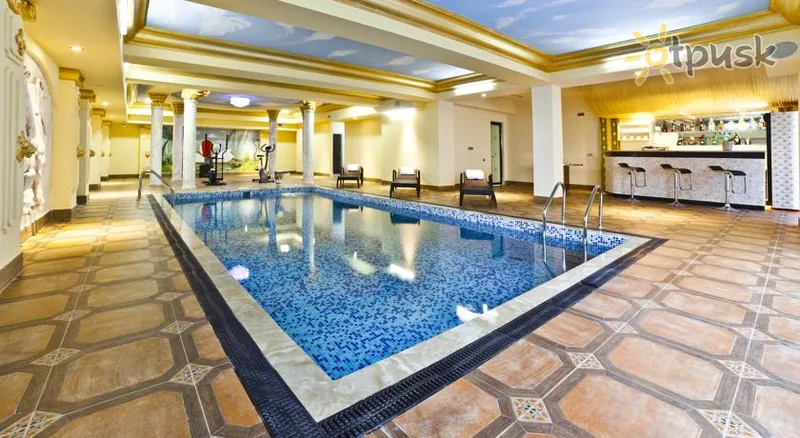Фото отеля Cron Palace Hotel 4* Тбілісі Грузія екстер'єр та басейни