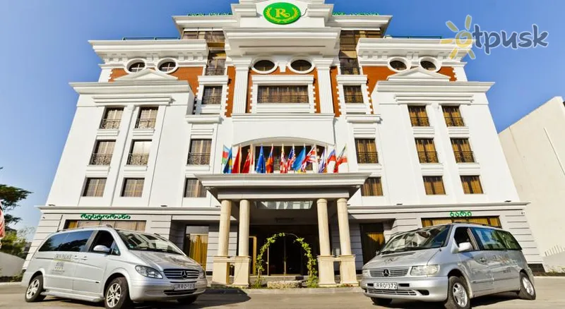 Фото отеля Cron Palace Hotel 4* Tbilisis Gruzija išorė ir baseinai