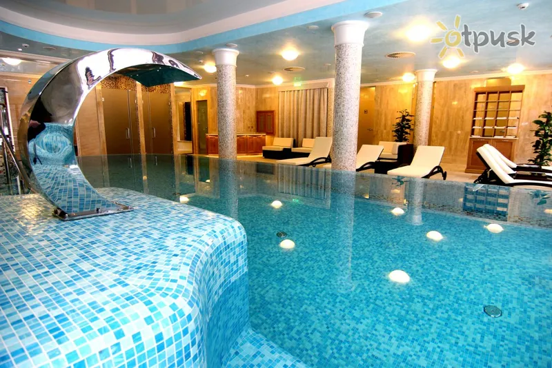 Фото отеля Retro Riverside Luxury Wellness Resort 5* Карловы Вары Чехия экстерьер и бассейны