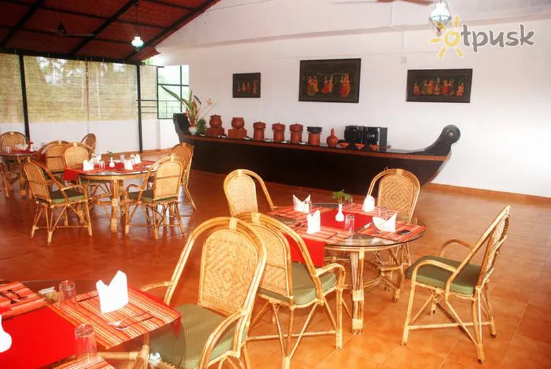 Фото отеля Chakra Ayurvedic Resort 3* Керала Индия бары и рестораны