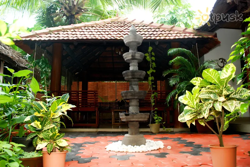Фото отеля Chakra Ayurvedic Resort 3* Керала Індія екстер'єр та басейни