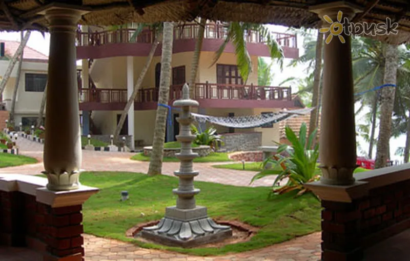 Фото отеля Medicus Ayurbay Beach Resort 3* Kerala Indija išorė ir baseinai